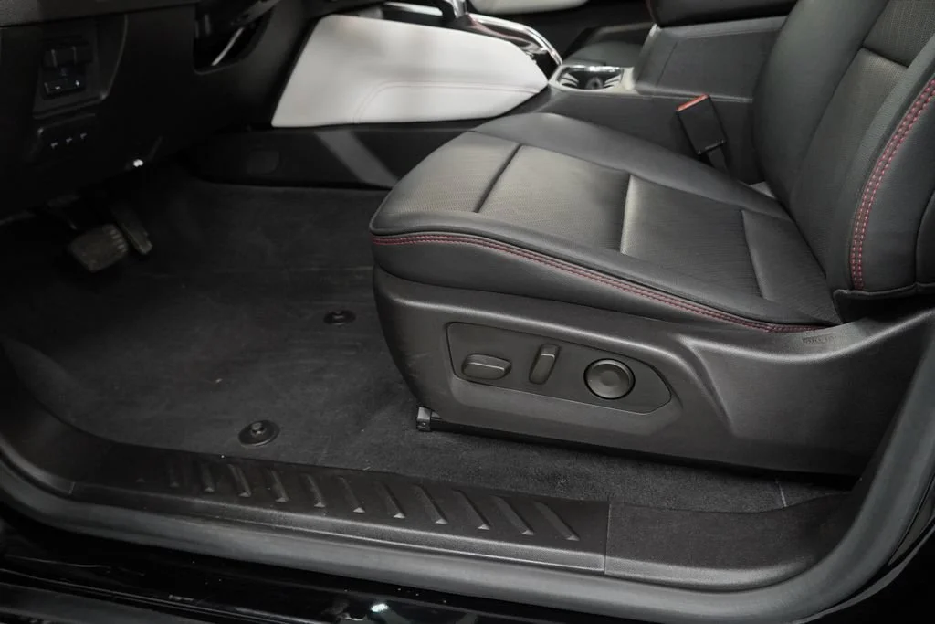 Used 2024 Onyx Black GMC AT4X image 27