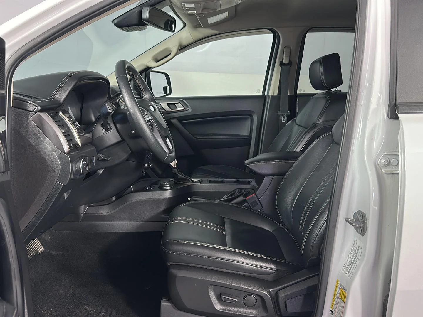 Used 2019 Oxford White Ford LARIAT image 14