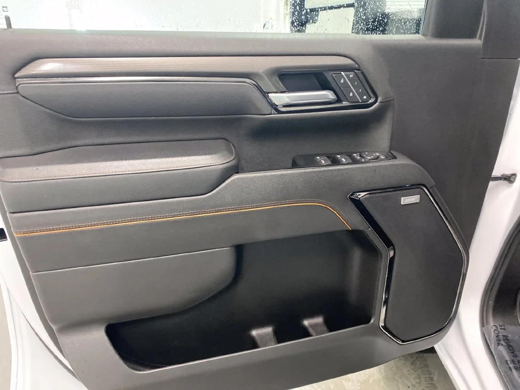 Used 2026 White GMC AT4 image 9