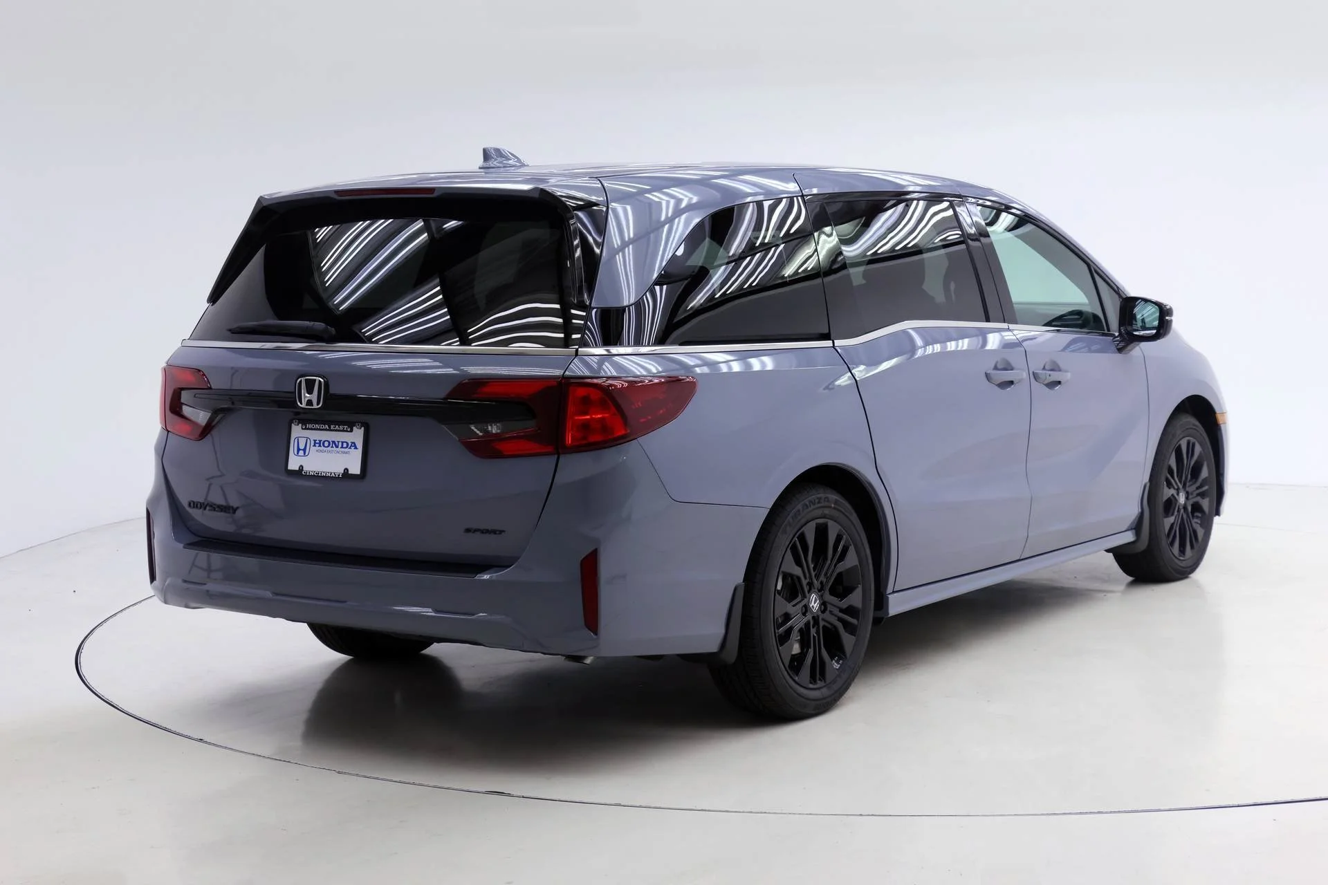 New 2027 Sonic Gray Pearl Honda Sport-L image 2