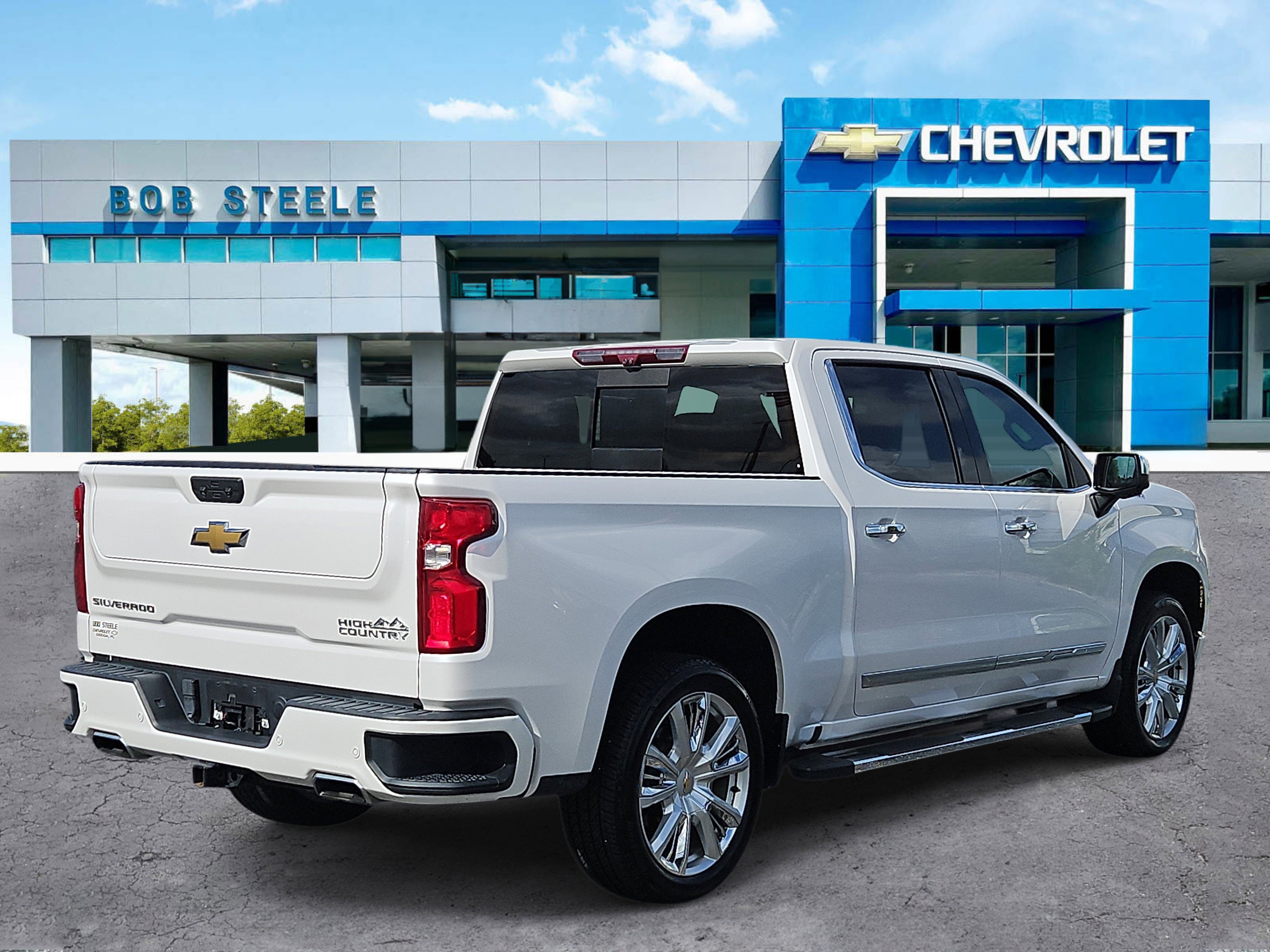 Used 2023 Iridescent Pearl Tricoat Chevrolet High Country image 6