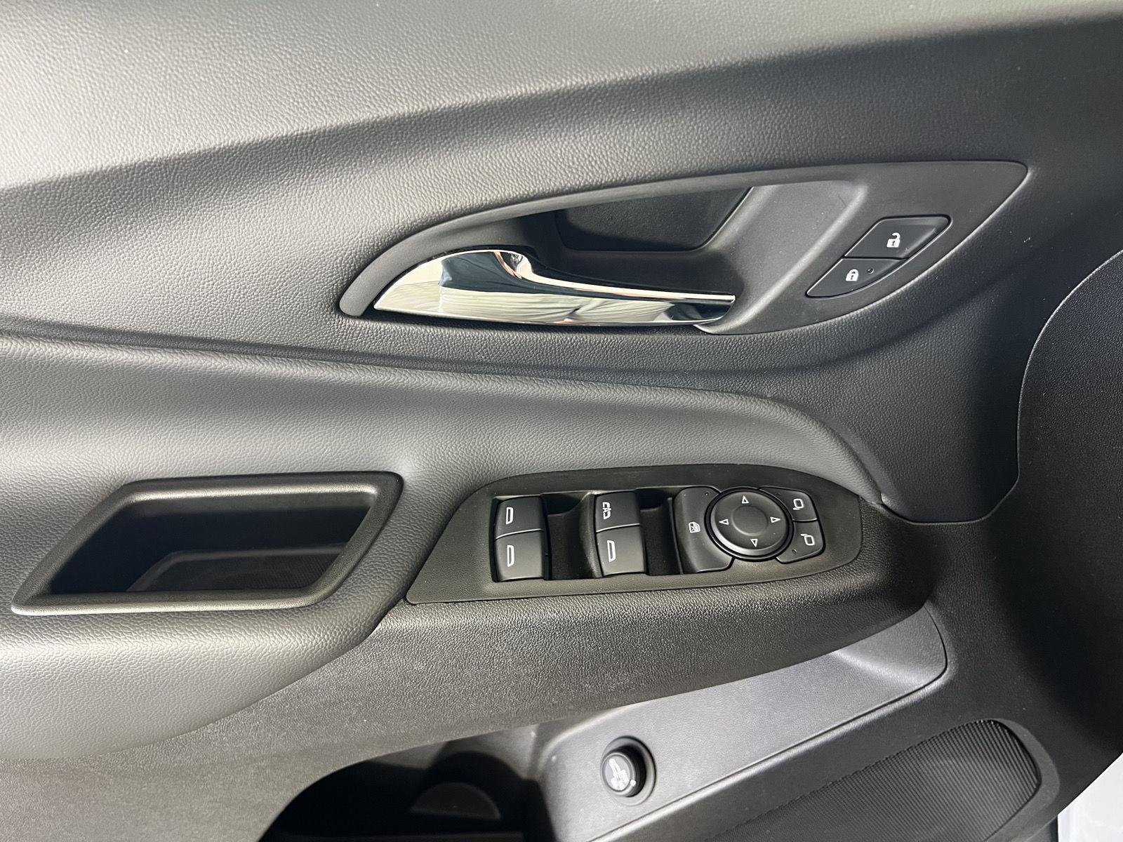 Used 2024 Summit White Chevrolet LT image 8