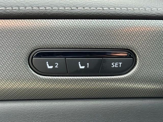 New 2026 DEEP EMERALD INFINITI Luxe FWD image 19