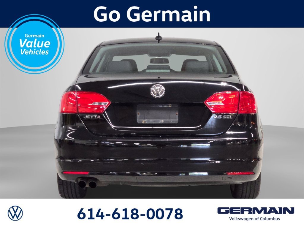 Used 2013 Black Volkswagen SEL image 8