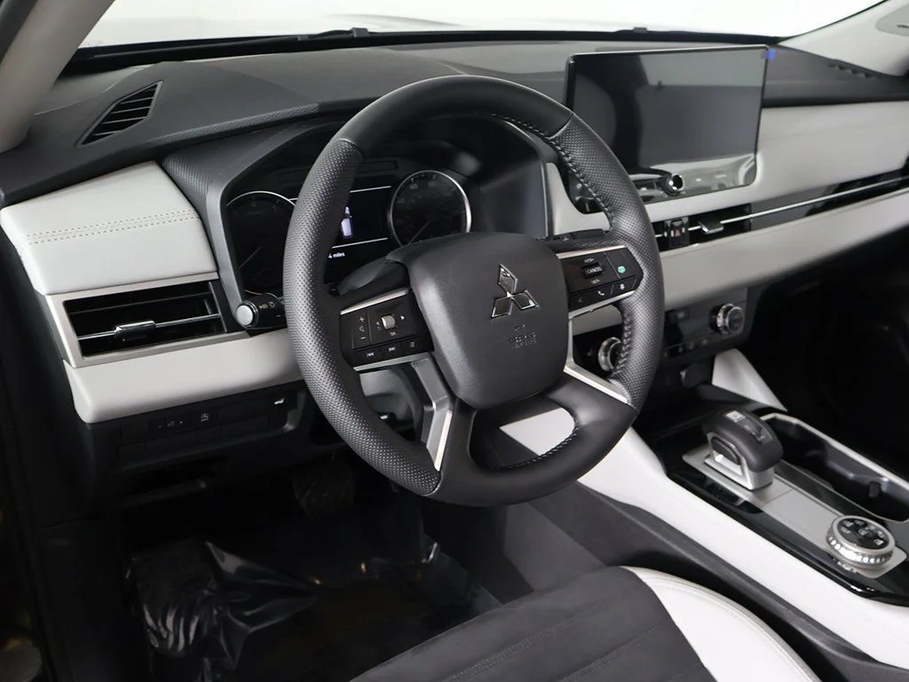 New 2026 Black Mitsubishi SE 1.5T S-AWC image 26