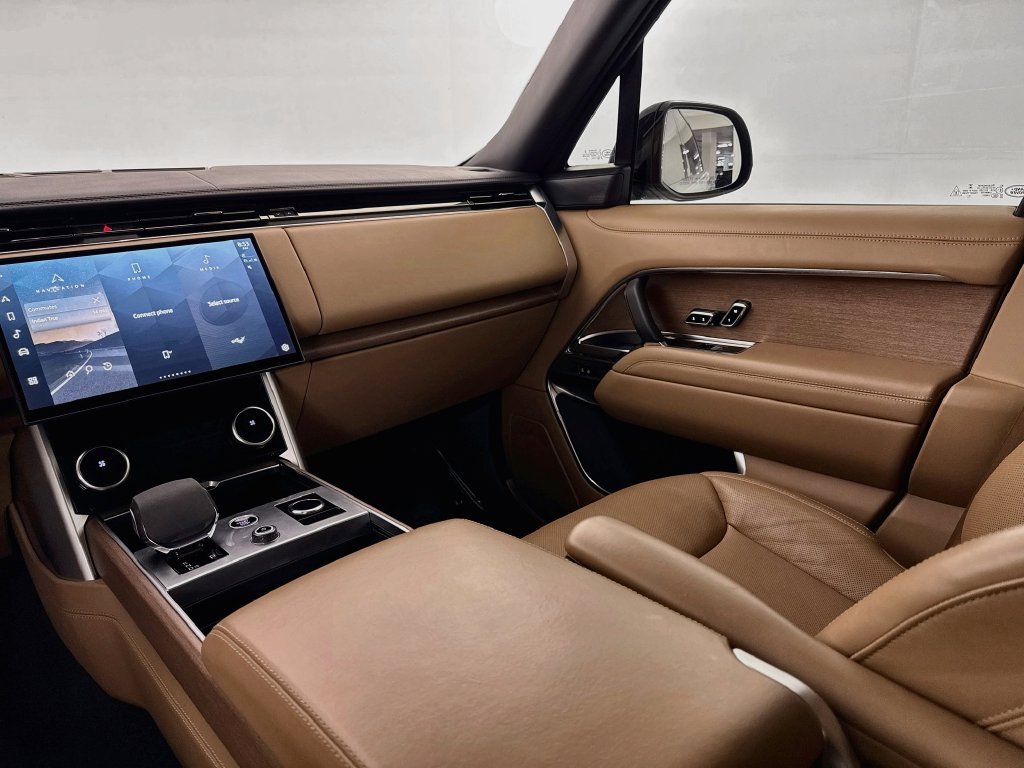 Certified Used 2023 Silver Land Rover Autobiography image 23