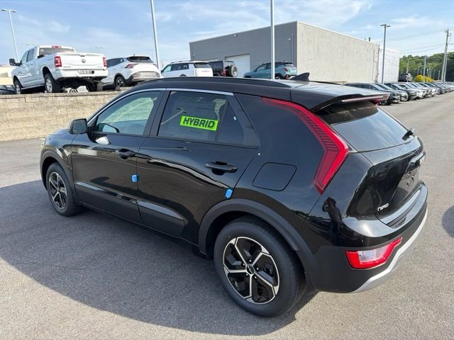 New 2026 Aurora Black Pearl Kia LX image 5