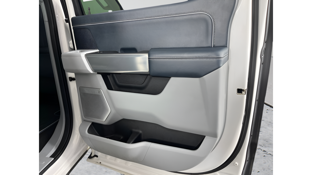 Used 2021 Star White Ford Limited image 13