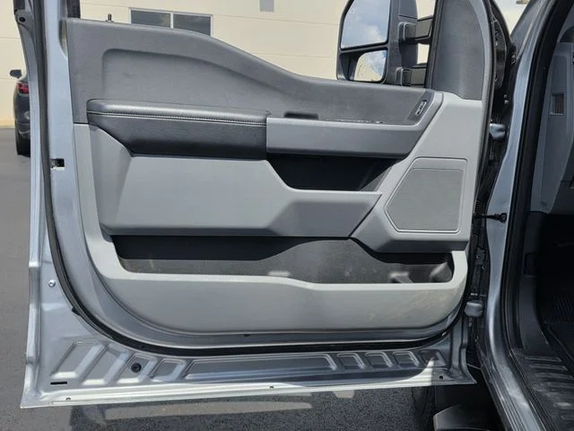 Used 2024 Silver Metallic Ford XLT image 17
