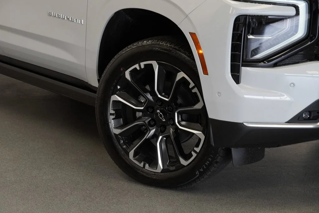 New 2026 Polar White Tricoat Chevrolet High Country image 10