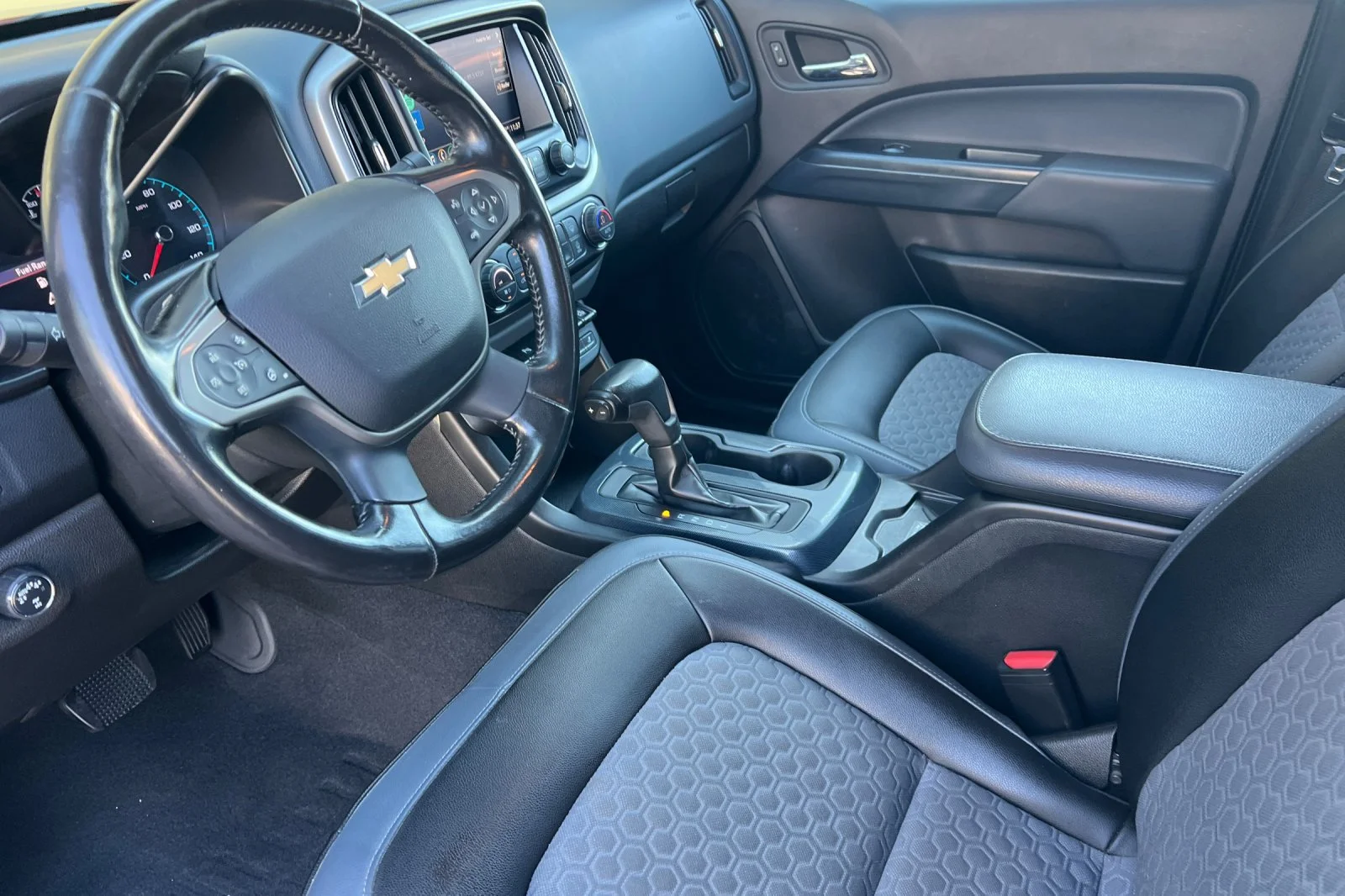 Used 2020 Cajun Red Tintcoat Chevrolet 4WD Z71 image 9