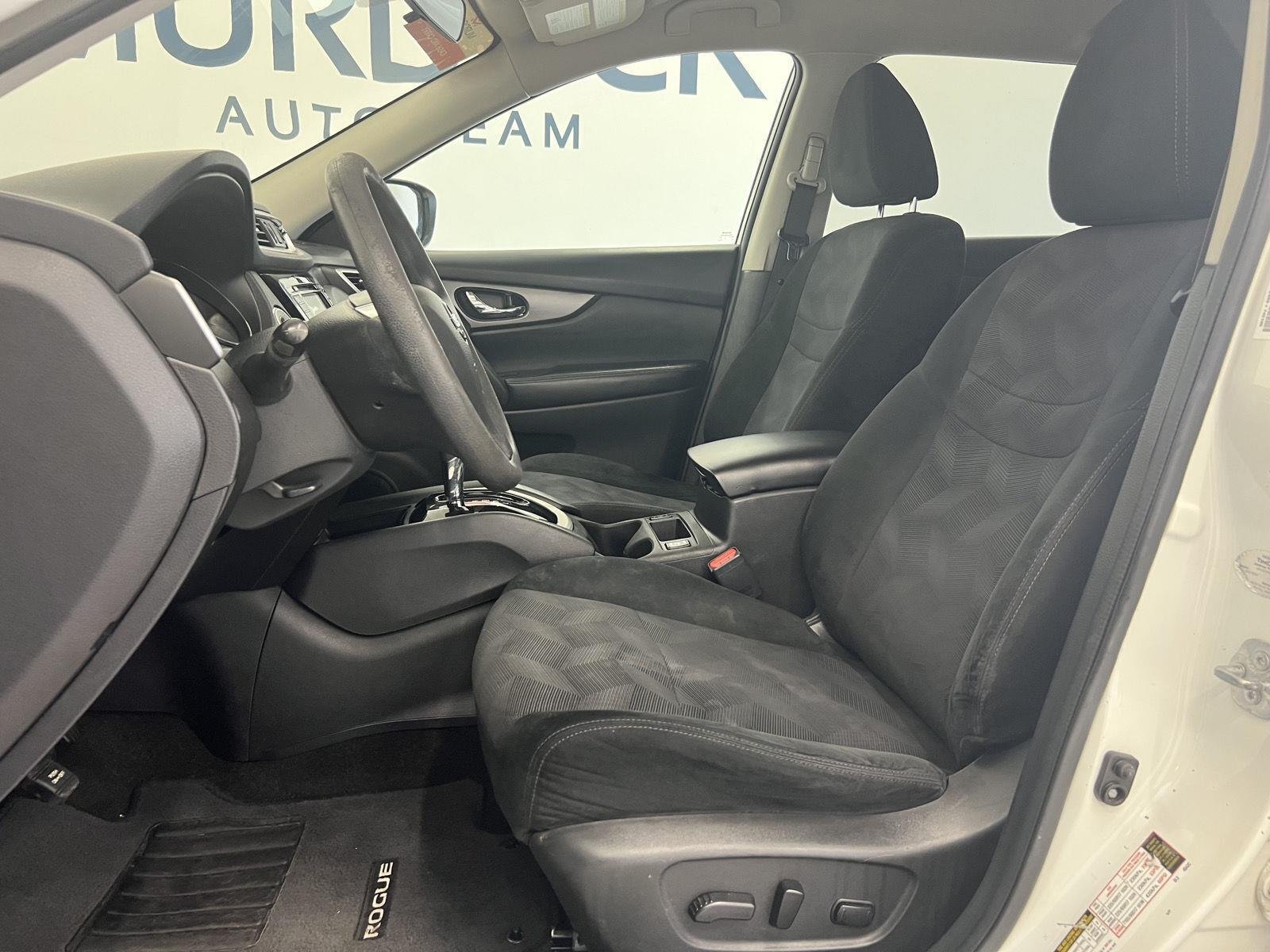 Used 2016 Pearl White Nissan SV image 12