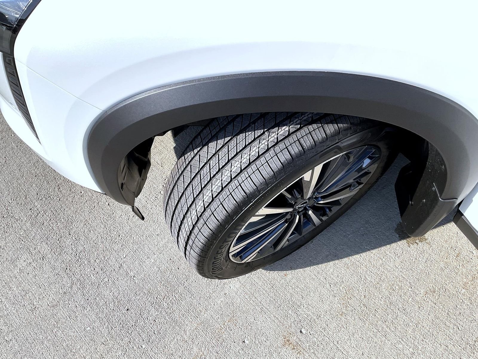 New 2026 White Nissan Platinum image 25