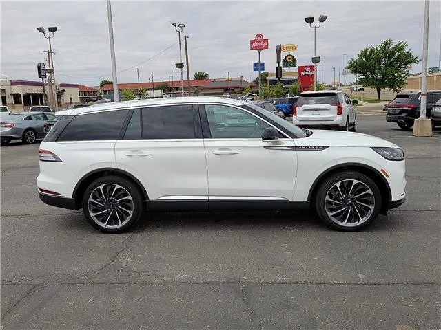 Used 2025 Crystal White Metallic Clearcoat Lincoln Reserve All-Wheel Drive image 4