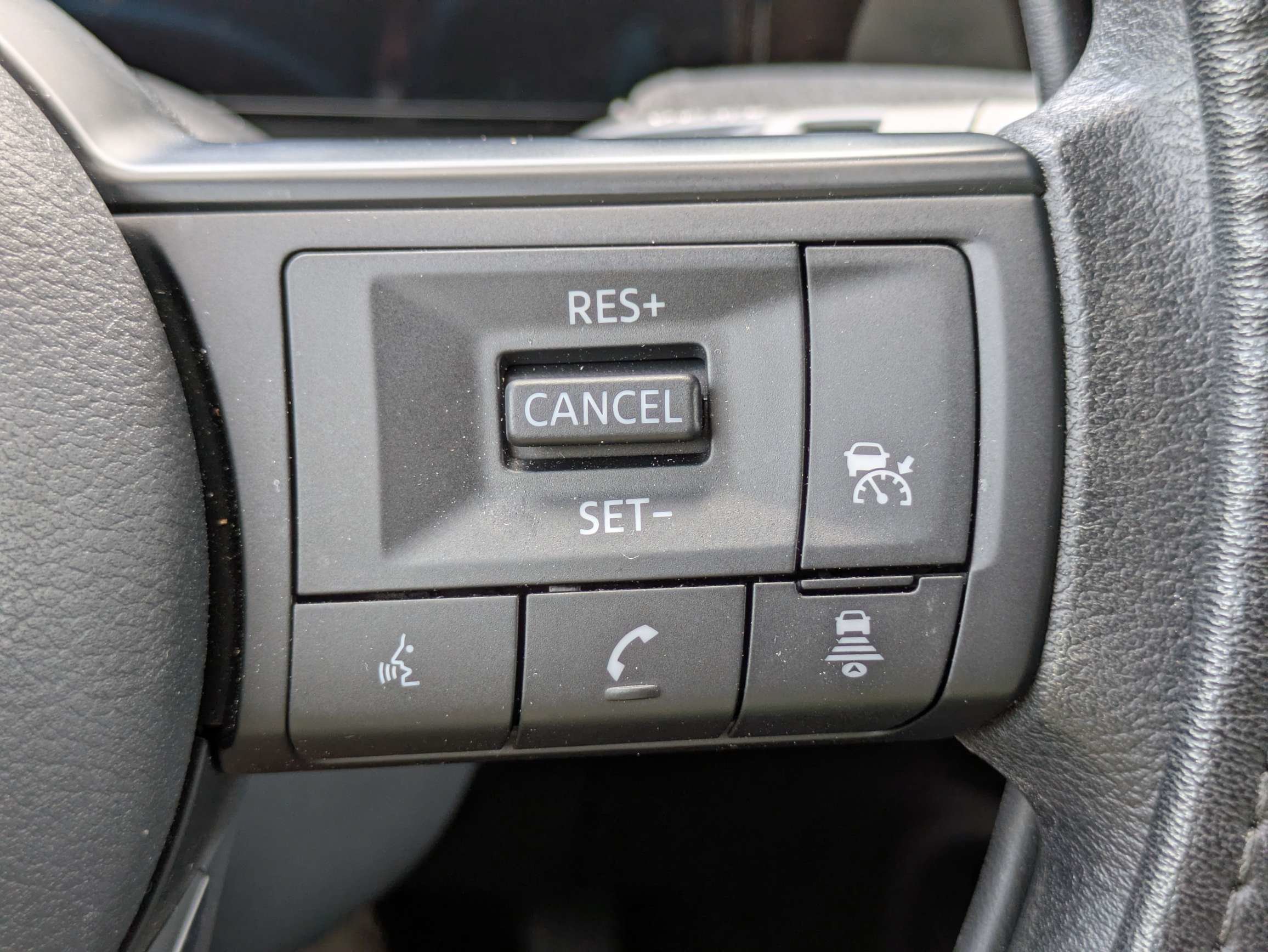 Used 2025 Brown Nissan SV image 21