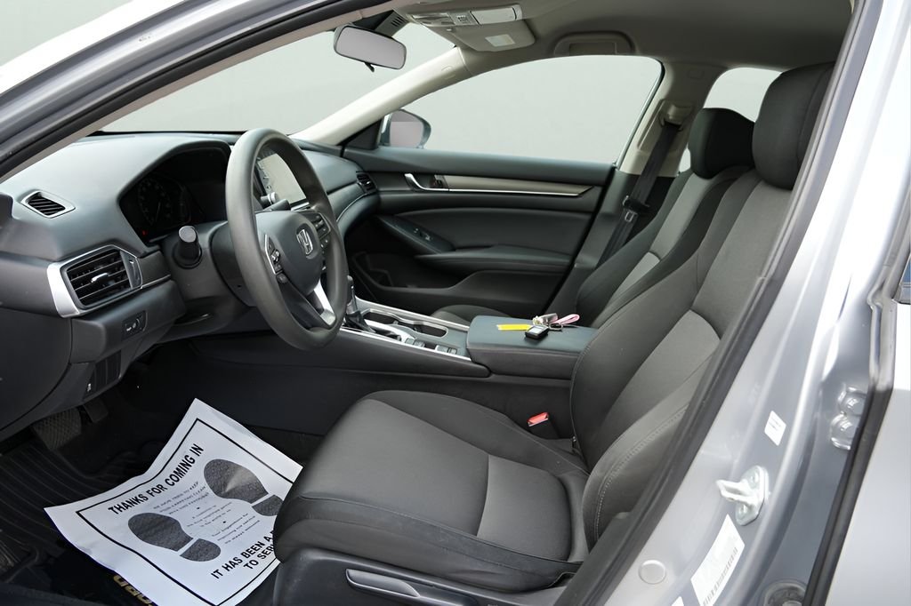 Certified Used 2022 Lunar Silver Metallic Honda LX image 15