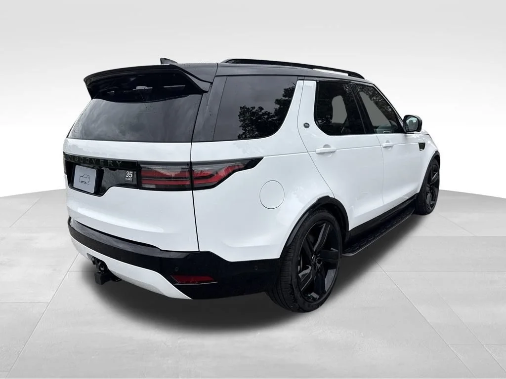 Certified Used 2025 White Land Rover Dynamic SE image 7