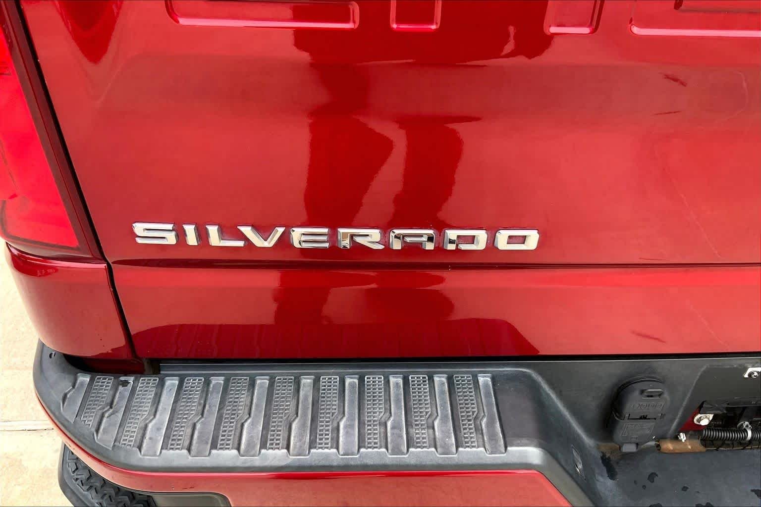 Used 2021 Cherry Red Tintcoat Chevrolet RST image 33
