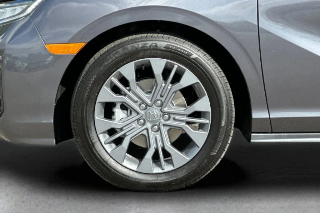 Used 2026 Modern Steel Metallic Honda Touring image 34