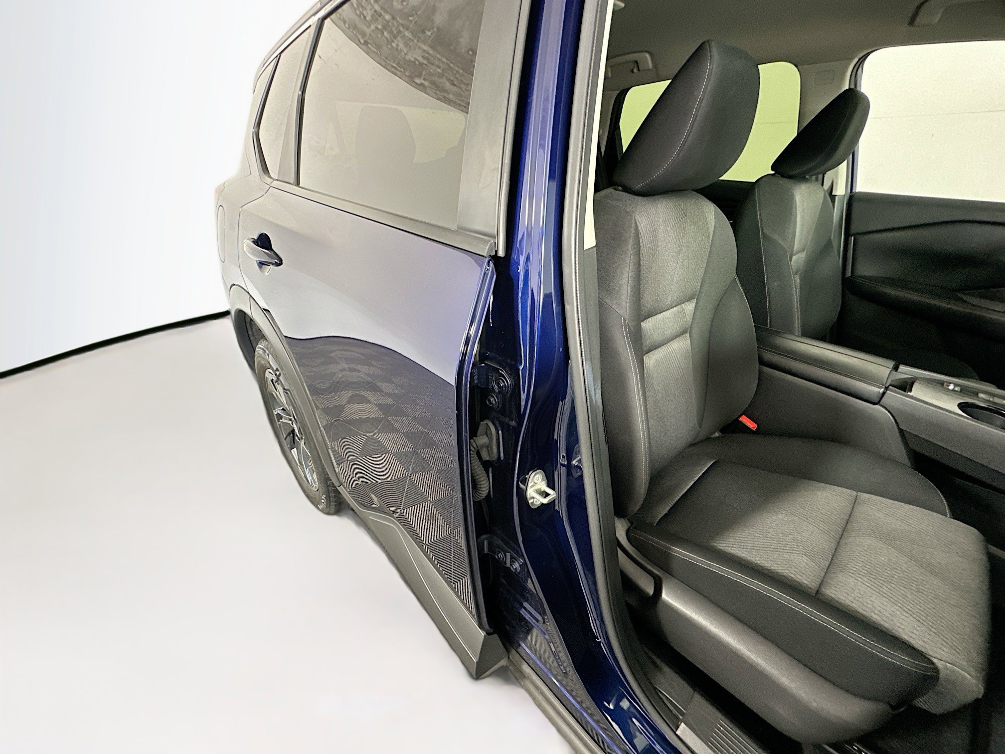 Used 2024 Deep Ocean Blue Pearl Nissan SV image 28