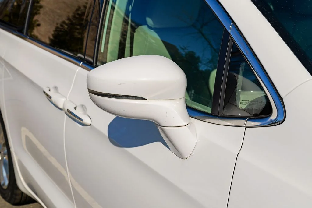 Used 2021 Bright White Clearcoat Chrysler Touring L image 8