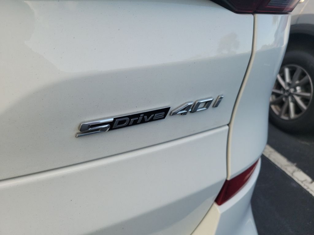 Used 2023 Alpine White BMW sDrive40i image 16