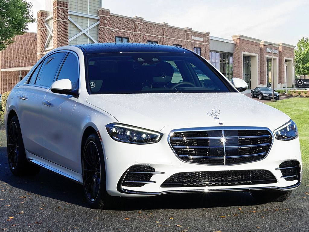 New 2026 MANUFAKTUR Moonlight White Magno Mercedes-Benz S 580 image 3