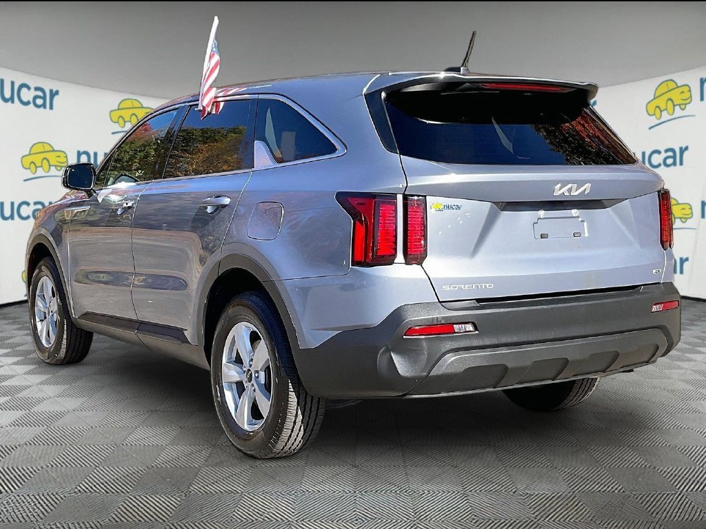 Used 2023 Silver Kia LX image 4