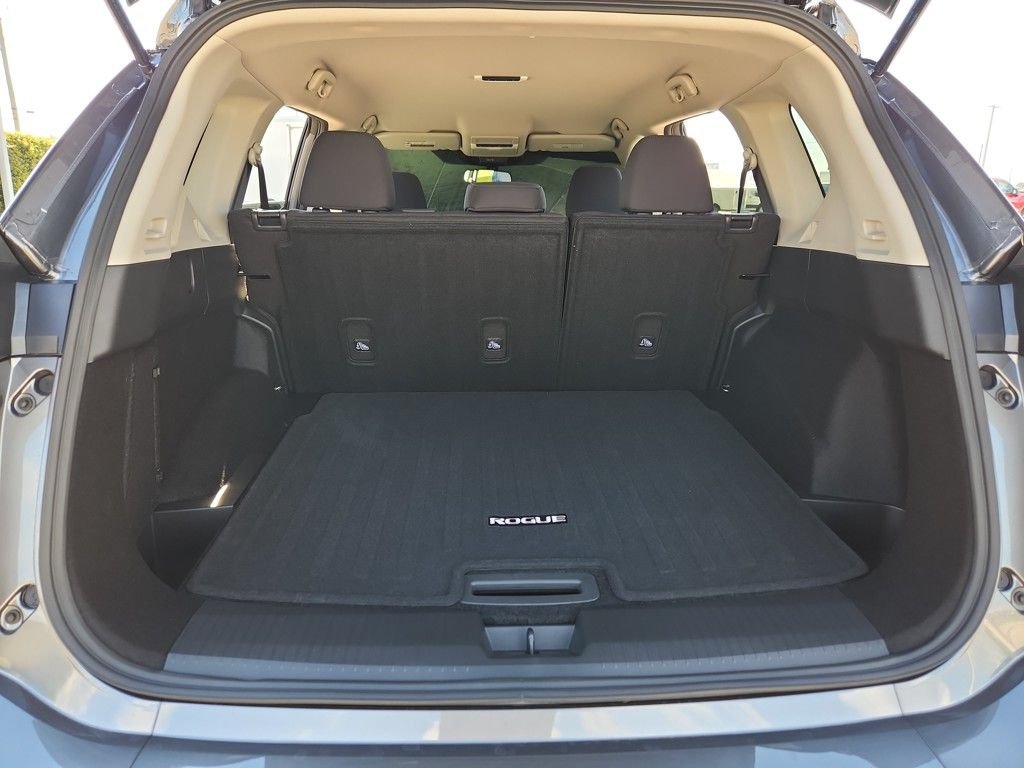 New 2026 Gray Nissan S image 9