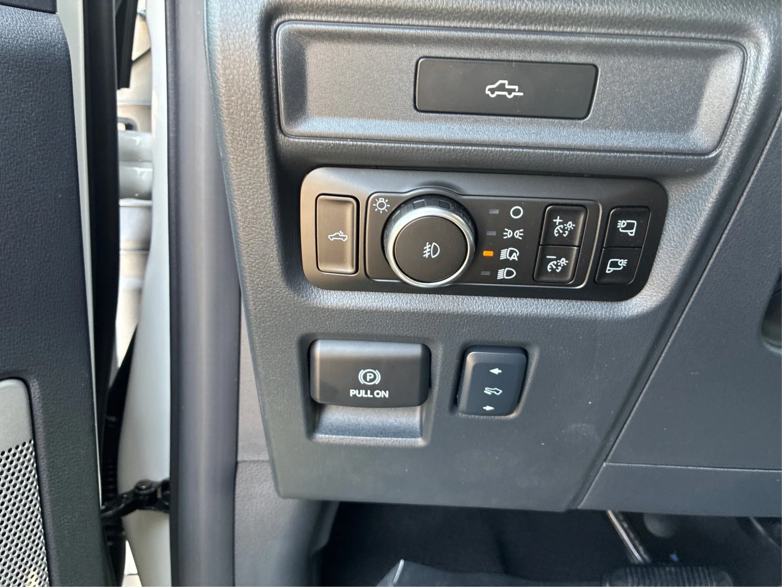 New 2026 Star White Metallic Tri-Coat Ford Lariat® image 16