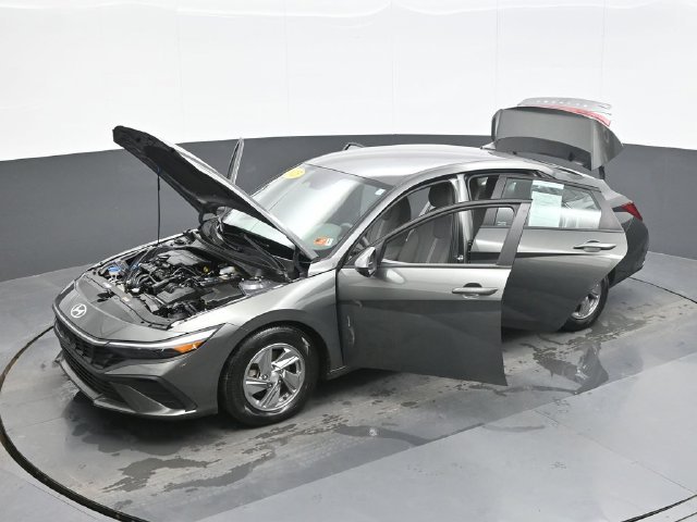 Used 2025 Gray Hyundai SE image 28