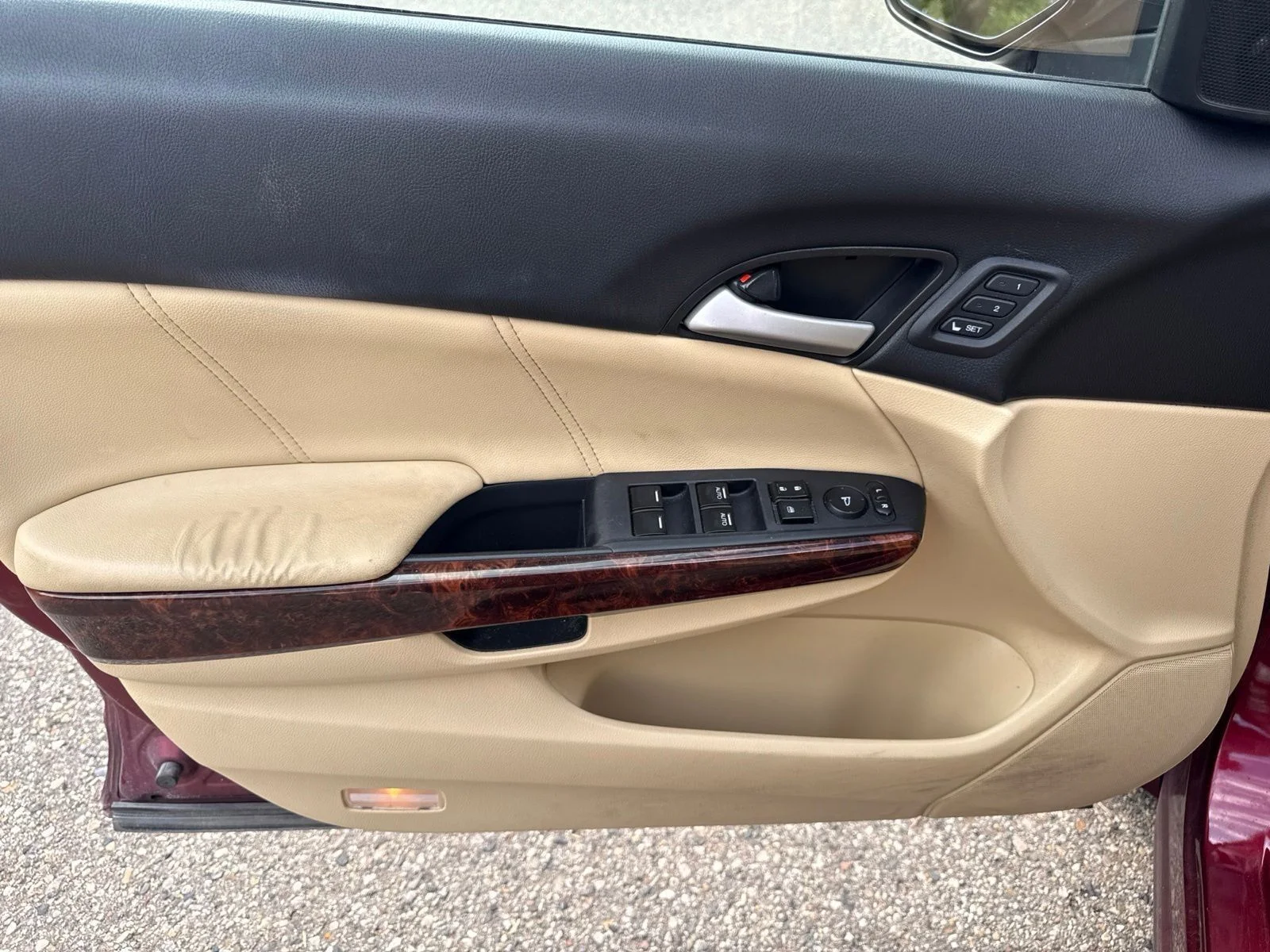 Used 2010 Tango Red Pearl Honda EX-L image 21