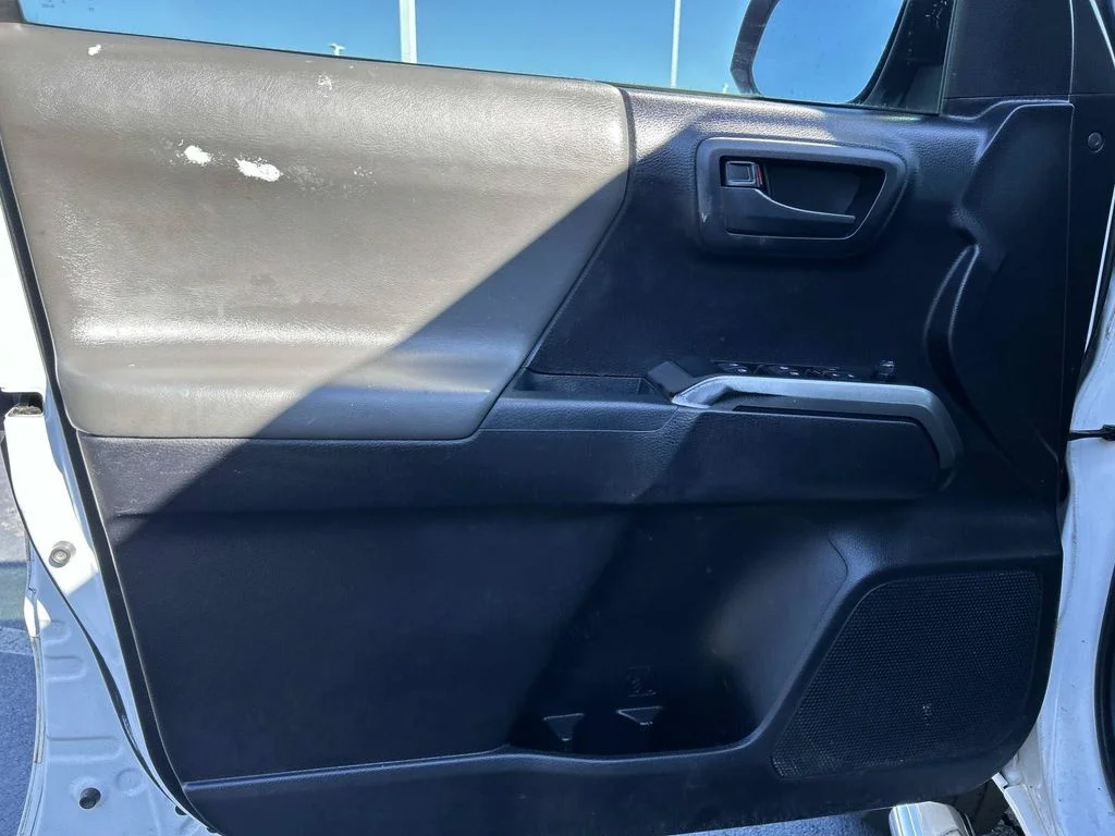 Used 2020 White Toyota SR5 image 18