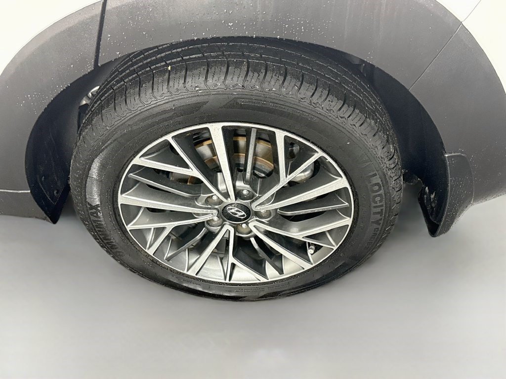 Used 2019 White Pearl Hyundai Limited image 33