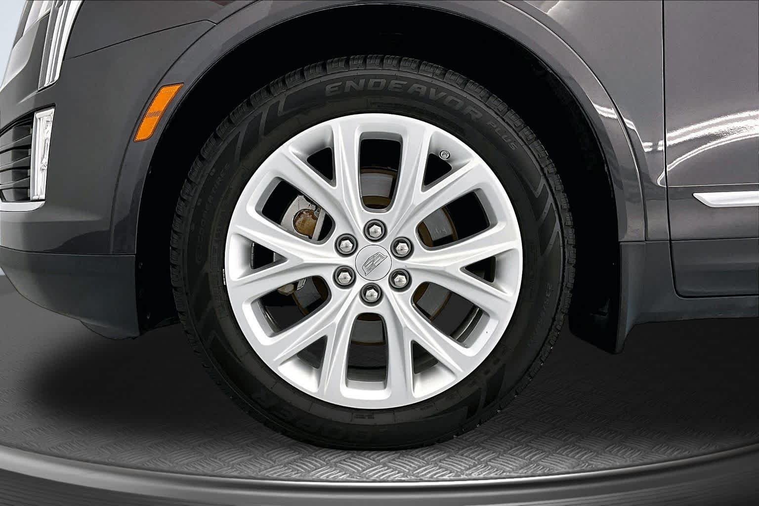 Used 2017 Dark Granite Metallic Cadillac Premium Luxury FWD image 8