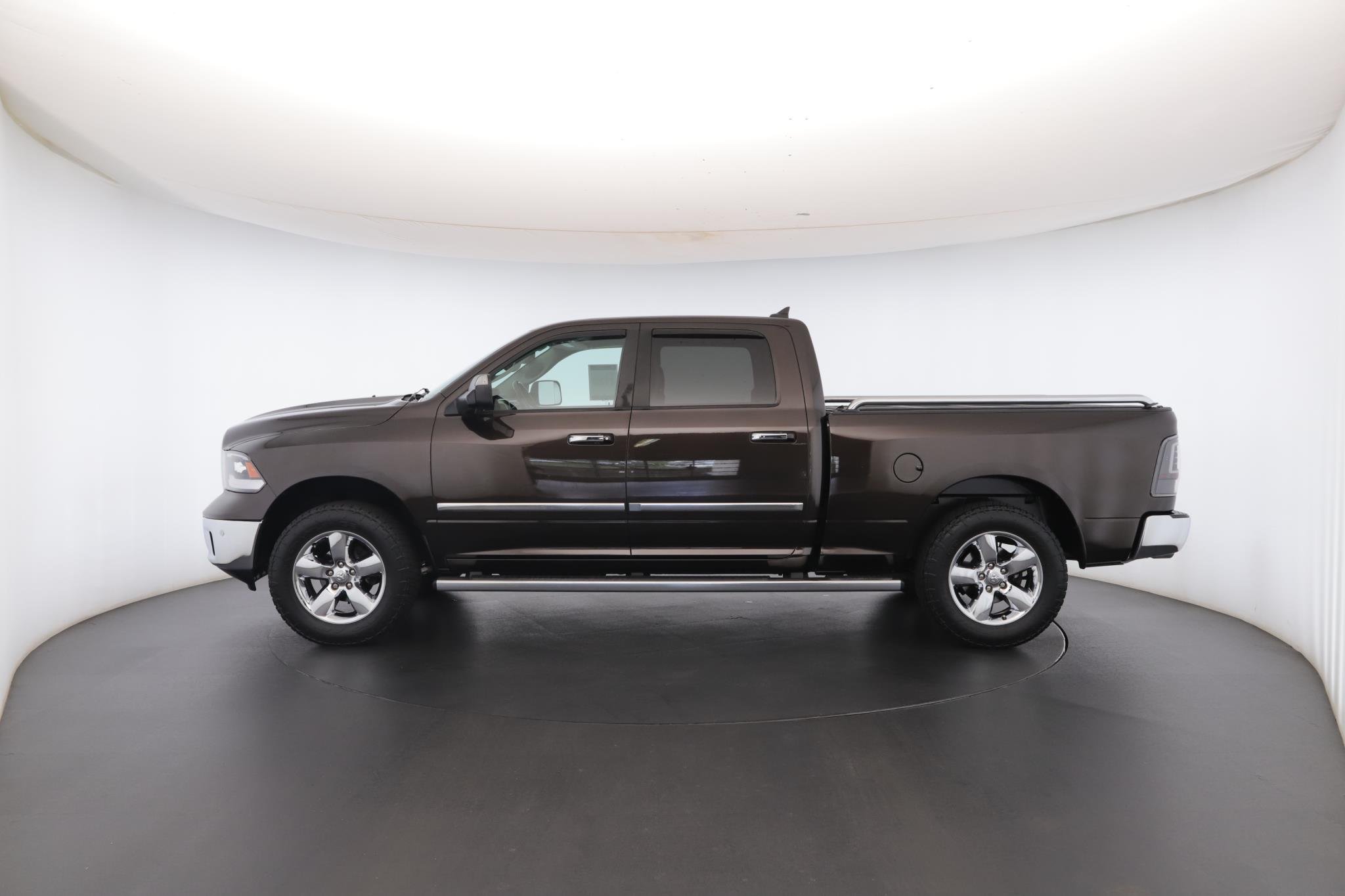 Used 2016 Luxury Brown Pearlcoat Ram 4WD Crew Cab 149 Big Horn image 22