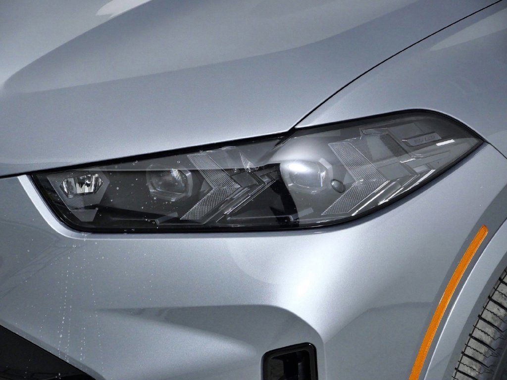 Used 2026 Skyscraper Grey Metallic BMW xDrive40i image 4