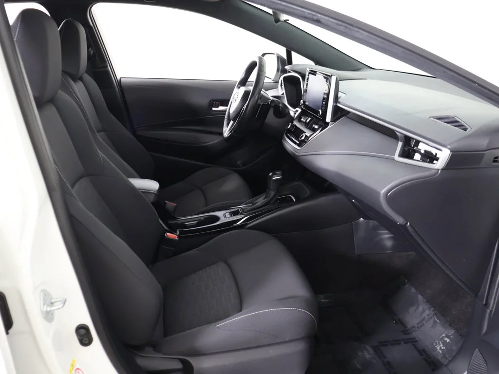 Used 2019 White Toyota SE image 26
