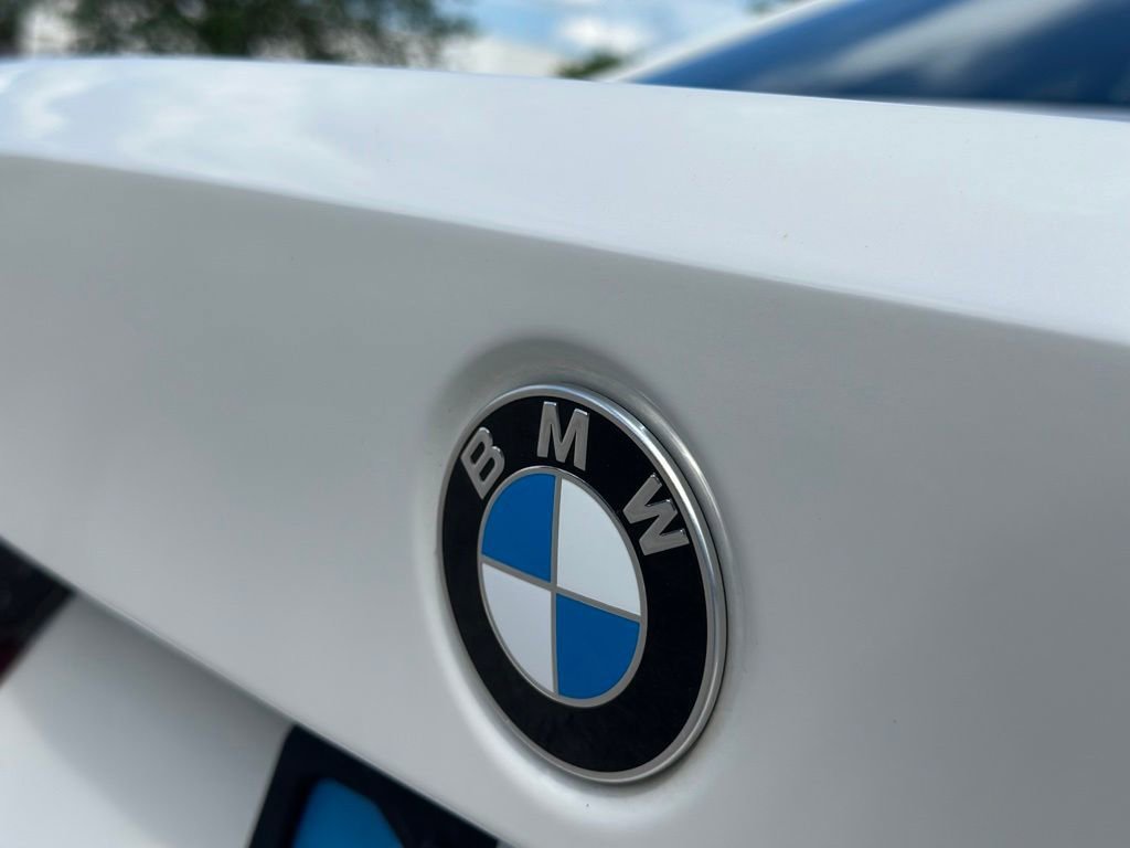 New 2026 Mineral White Metallic BMW 330i xDrive image 13