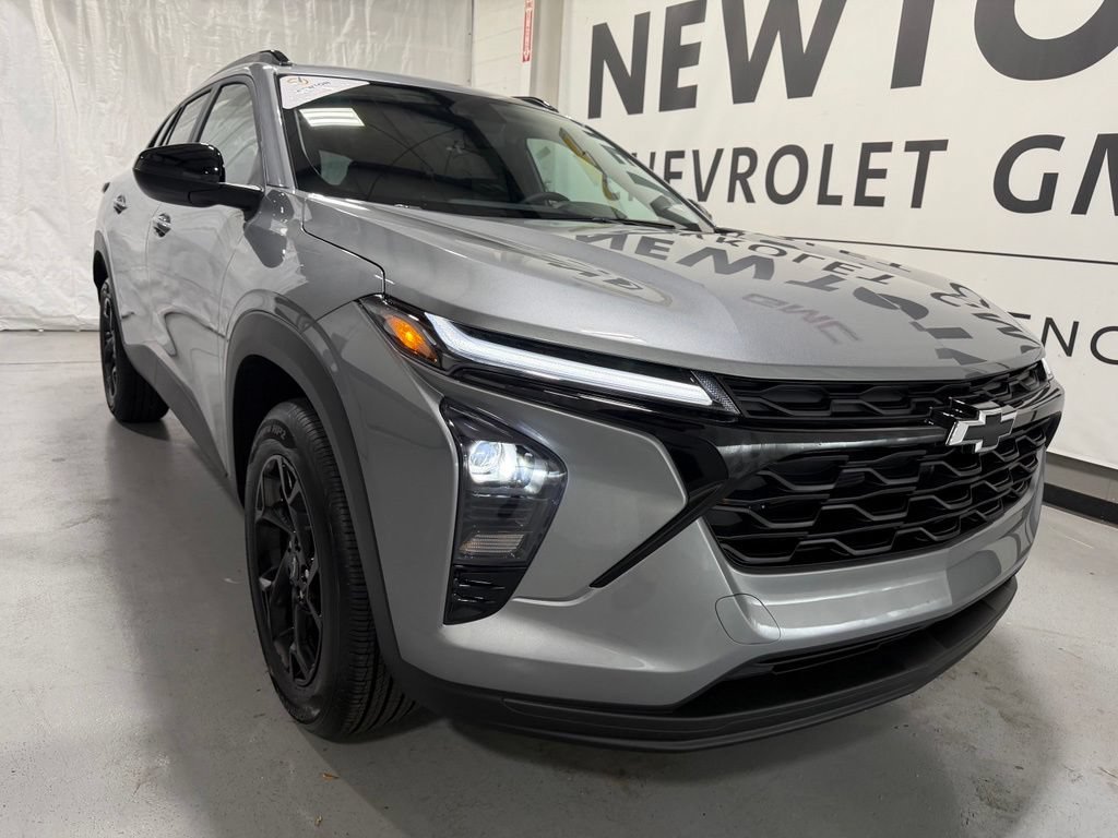 New 2026 Sterling Gray Metallic Chevrolet LT image 39