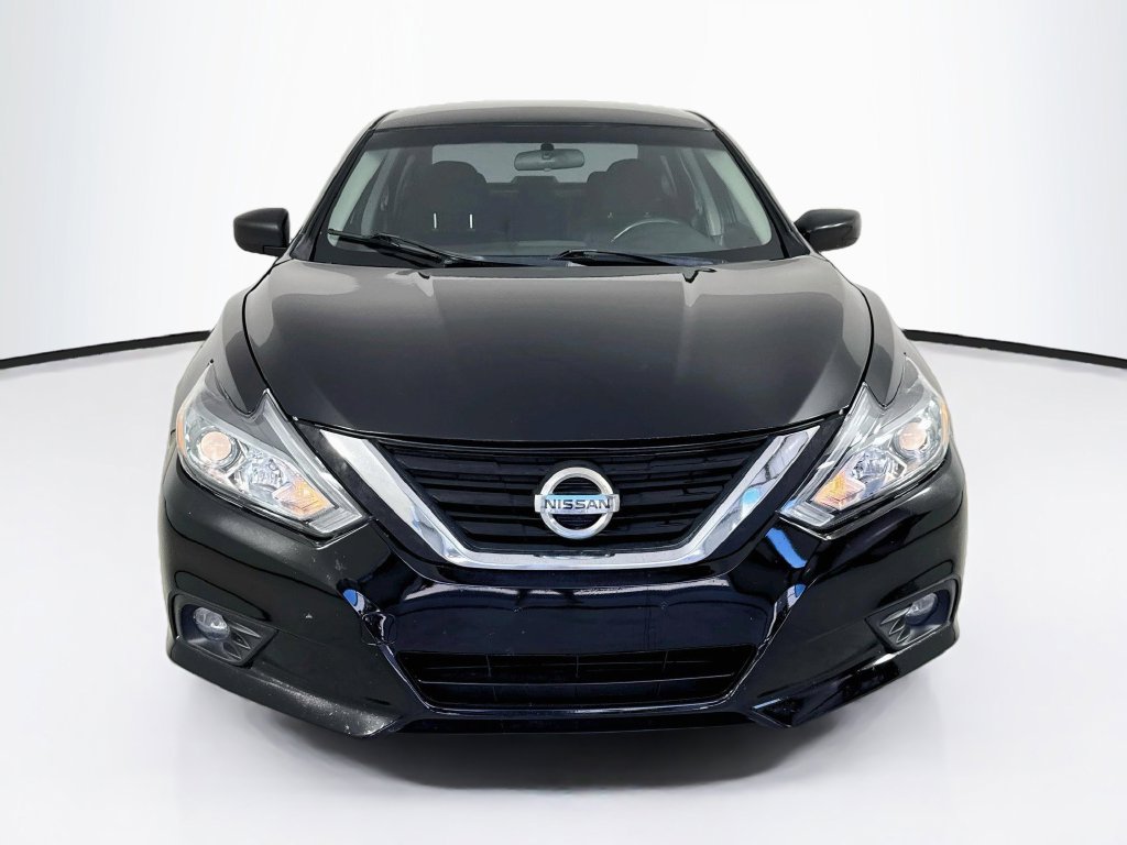 Used 2018 Super Black Clearcoat Nissan 2.5 SR image 2