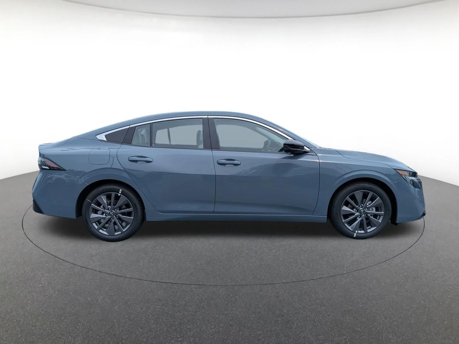 New 2026 Atlantic Gray Metallic Nissan SL image 5