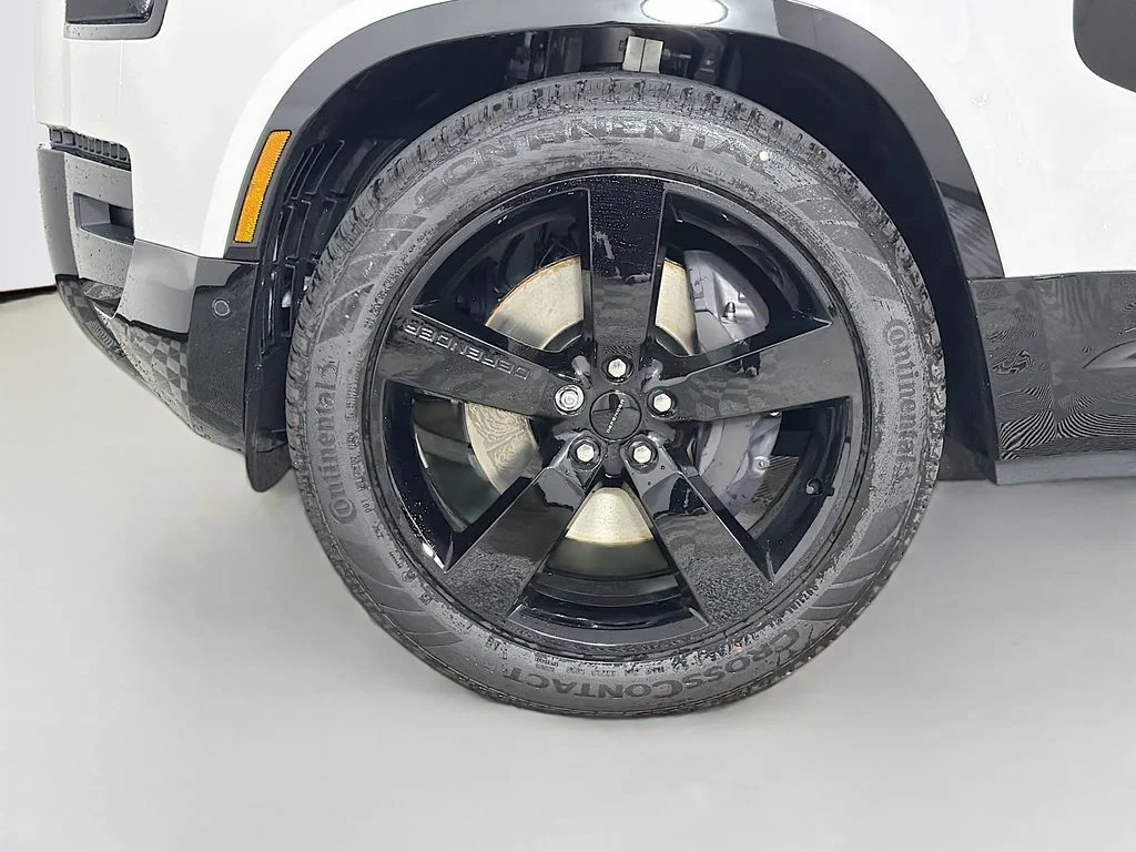 New 2026 Borasco Grey Metallic Land Rover X-Dynamic SE image 33