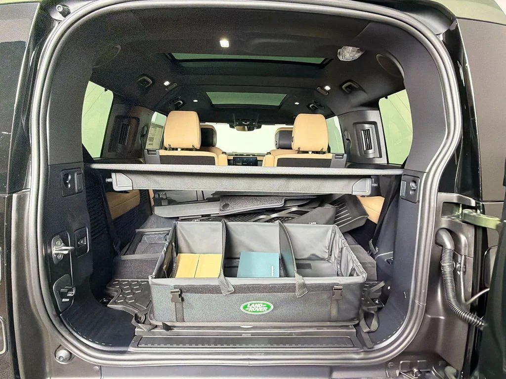 New 2026 Woolstone Green Metallic Land Rover X-Dynamic SE image 28