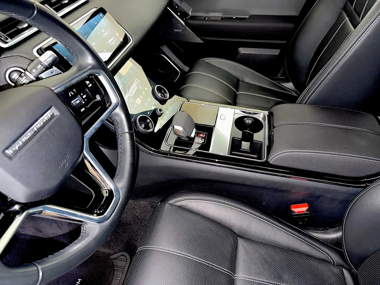 Used 2022  Land Rover S image 19