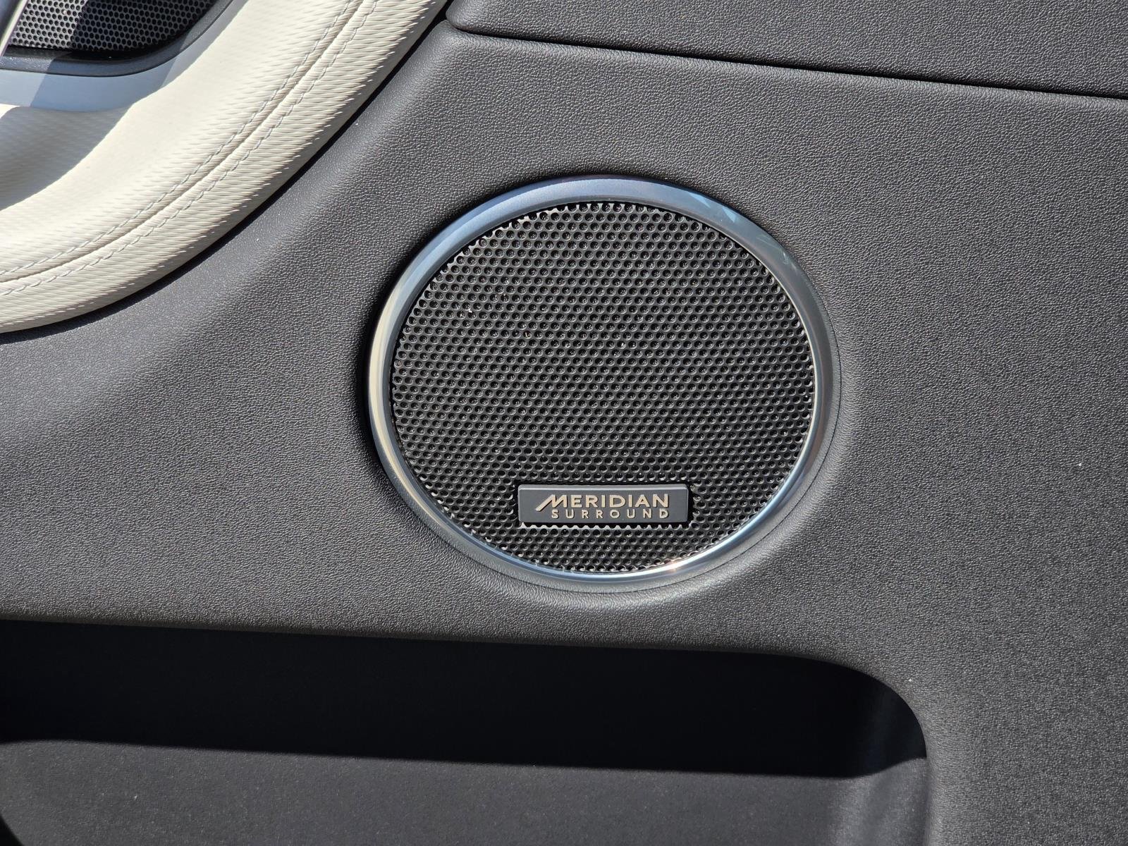 New 2026 Fuji White Land Rover Landmark image 30