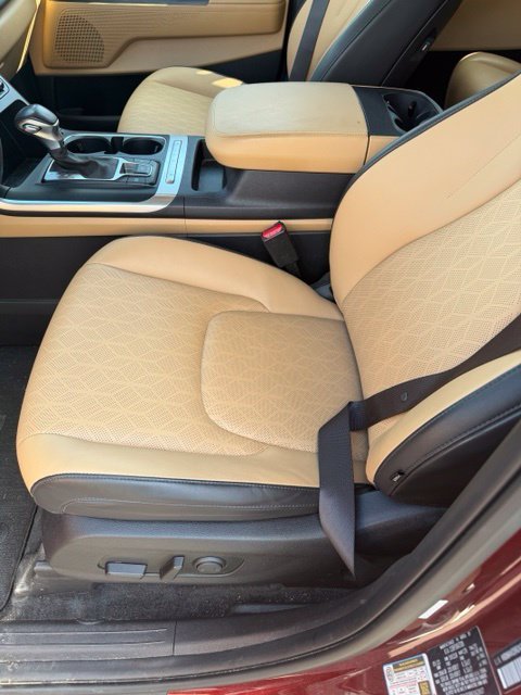 Used 2024 Red Kia LX image 5