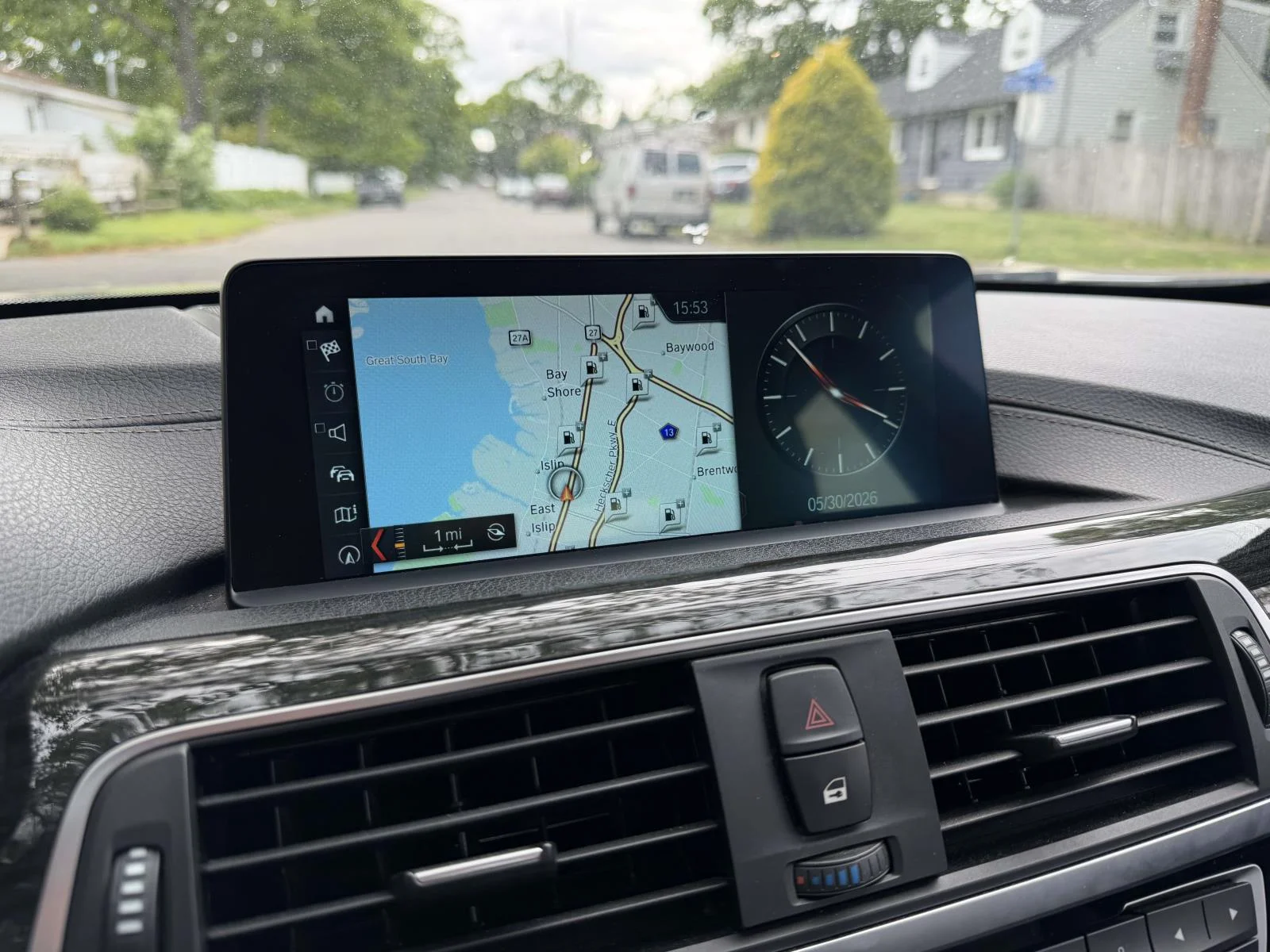 Used 2018 Silver BMW 330i xDrive image 23