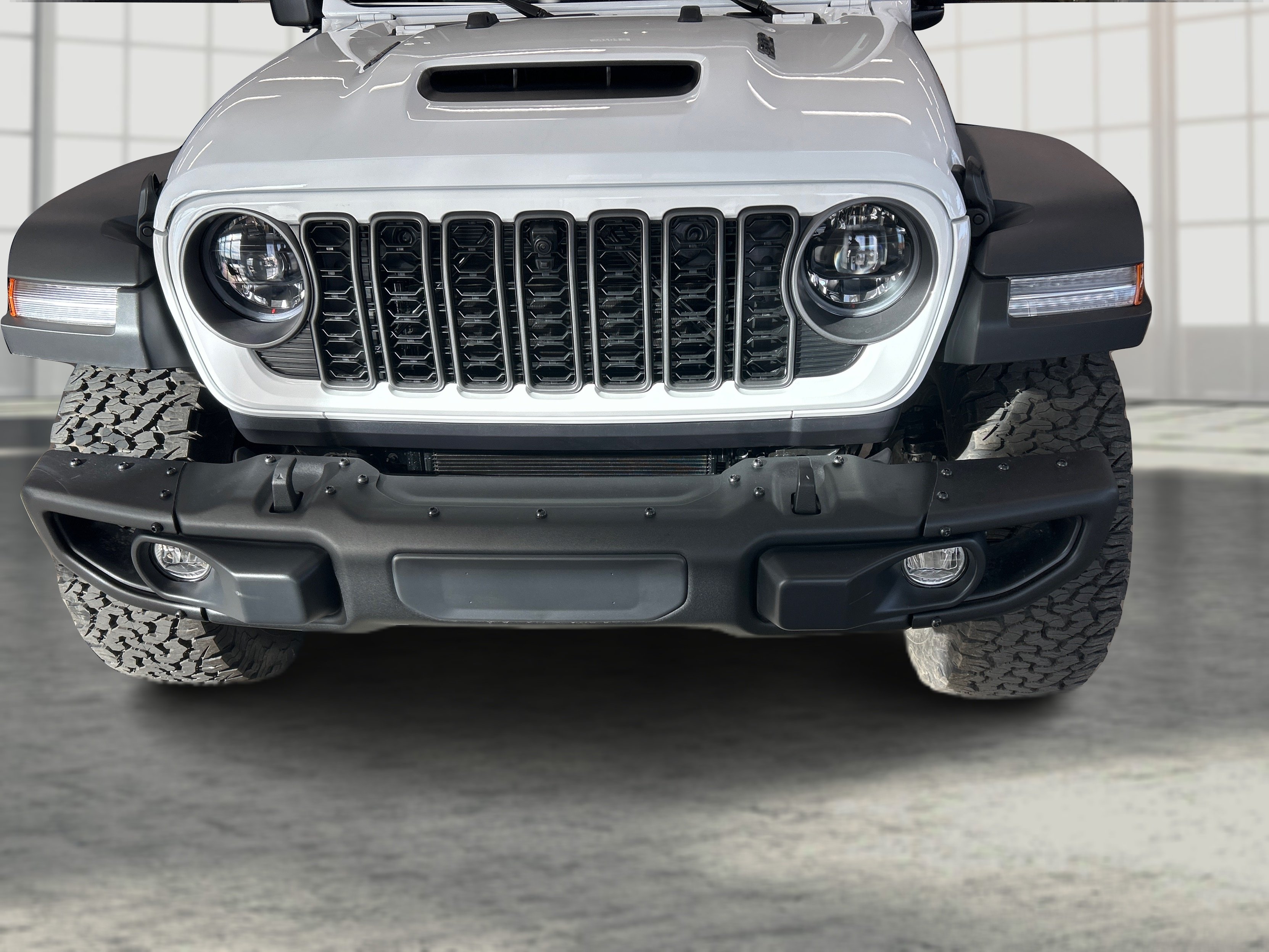 New 2026 Bright White Clear-Coat Exterior Paint Jeep Moab 392 image 20