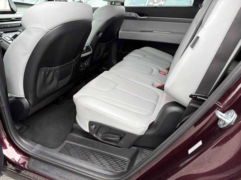 Used 2023 Red Hyundai SEL image 21